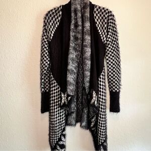 I Jeans by Buffalo checkerboard & crocheted cardigan sweater 🖤💗 medium